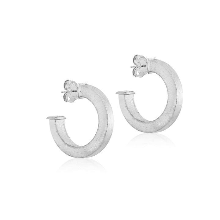 Sheila Fajl Bianca Hoops