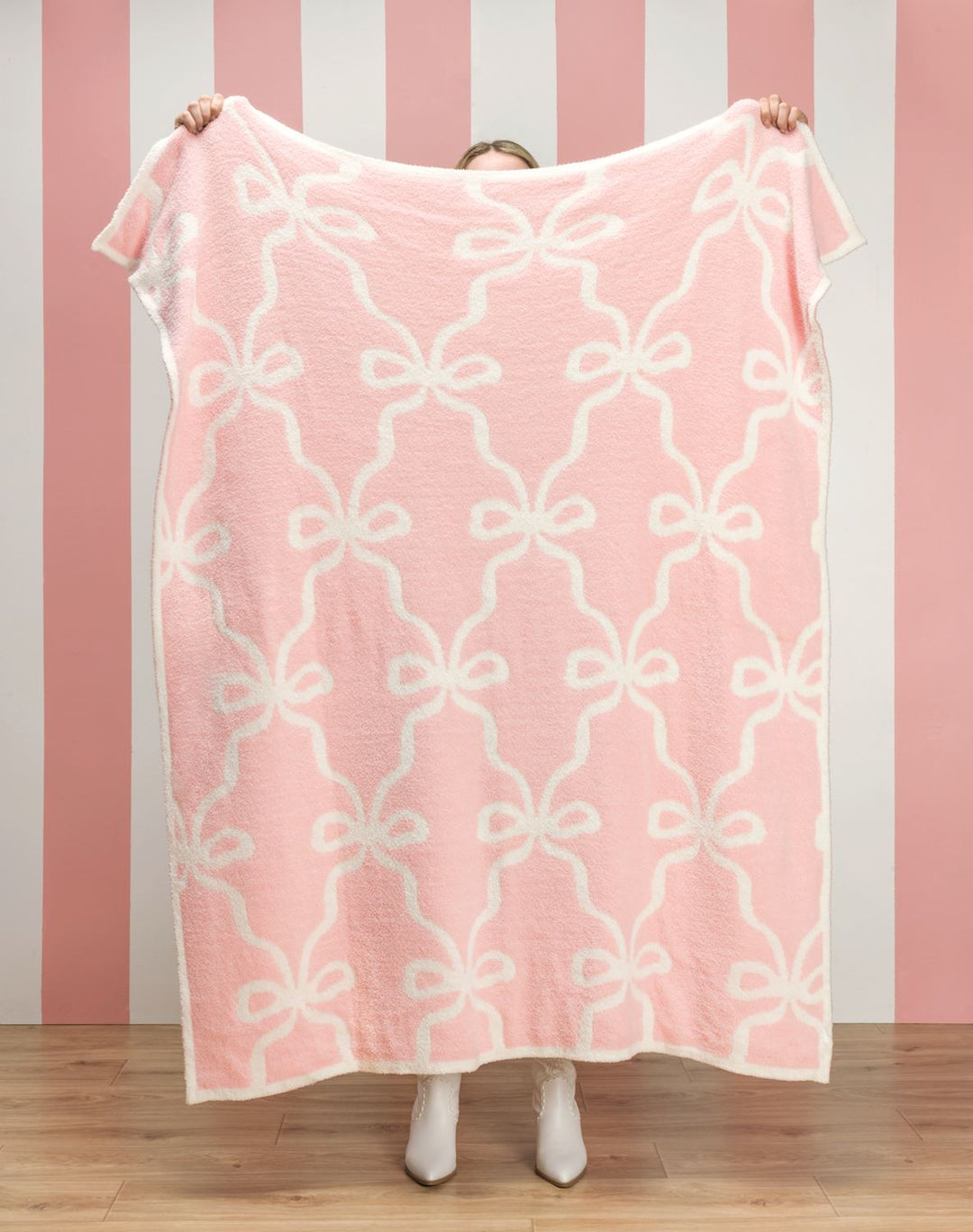 Cozy Bow Chenille Blanket