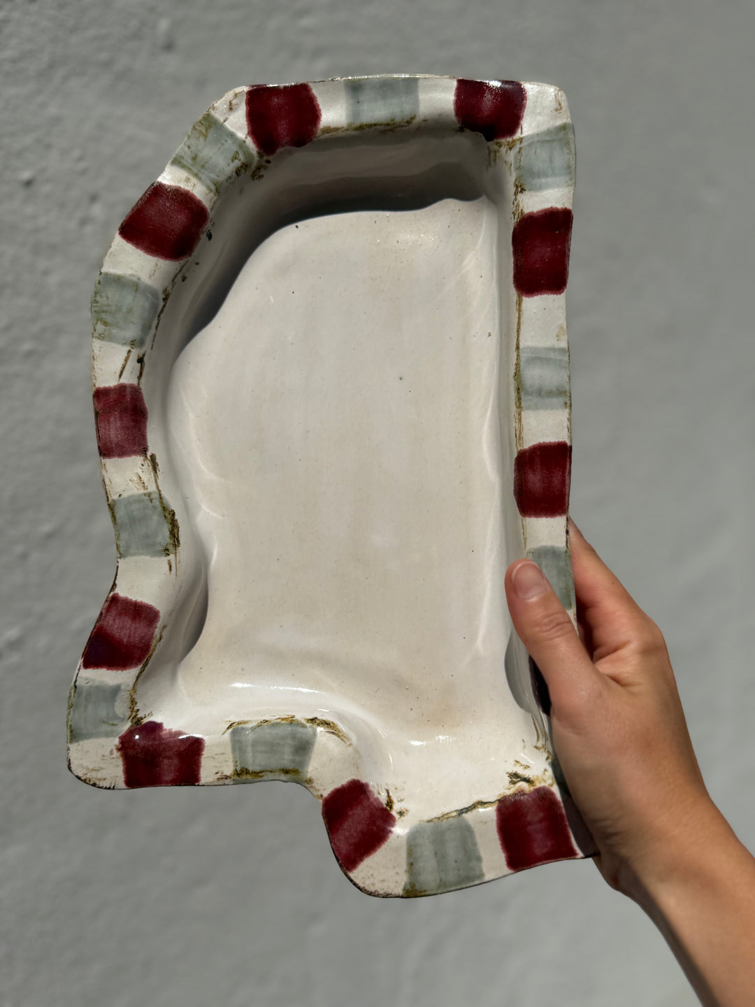 Maroon & White MS Tray | Rosaline Pottery