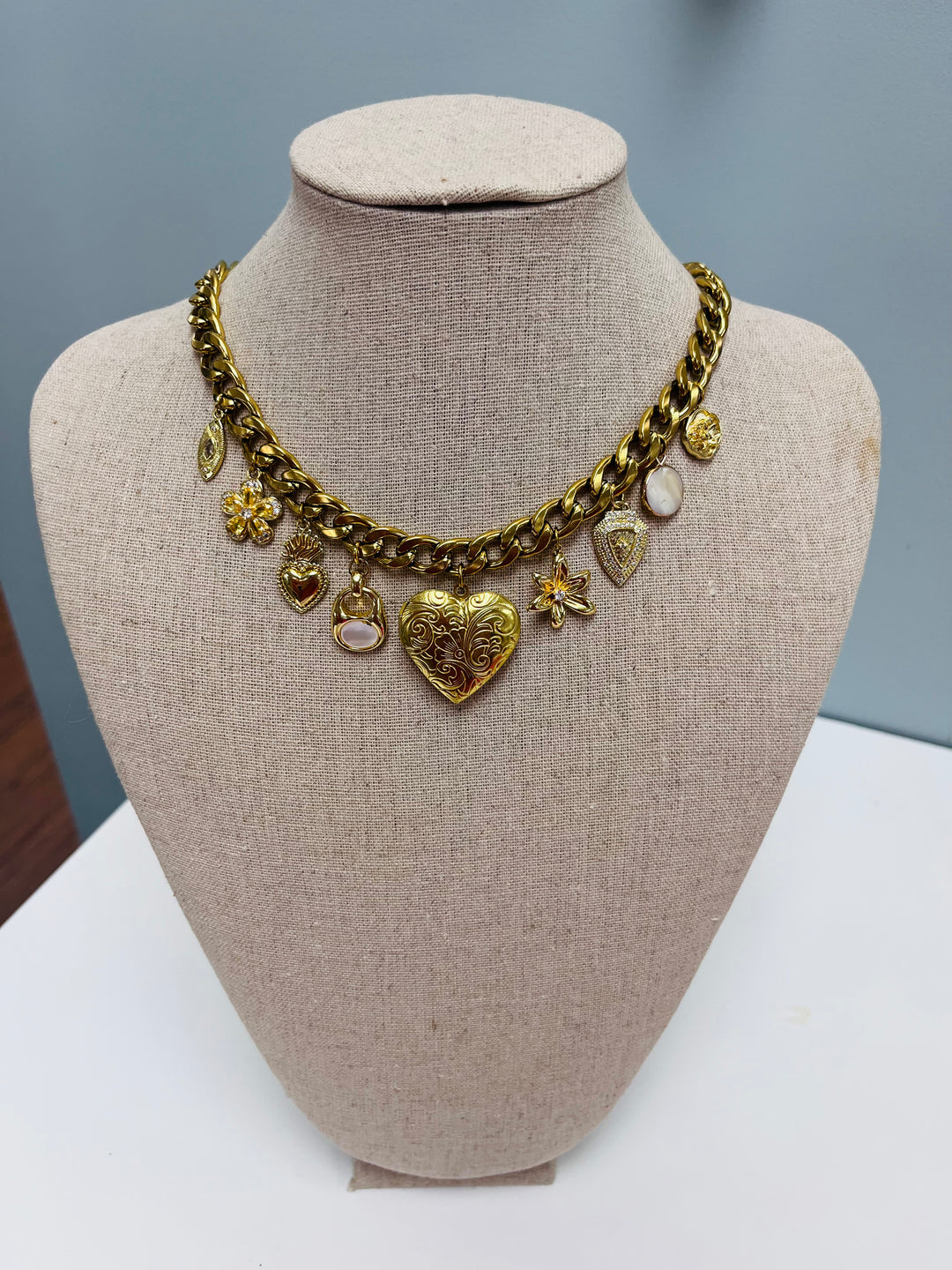 Hart Charm Necklace