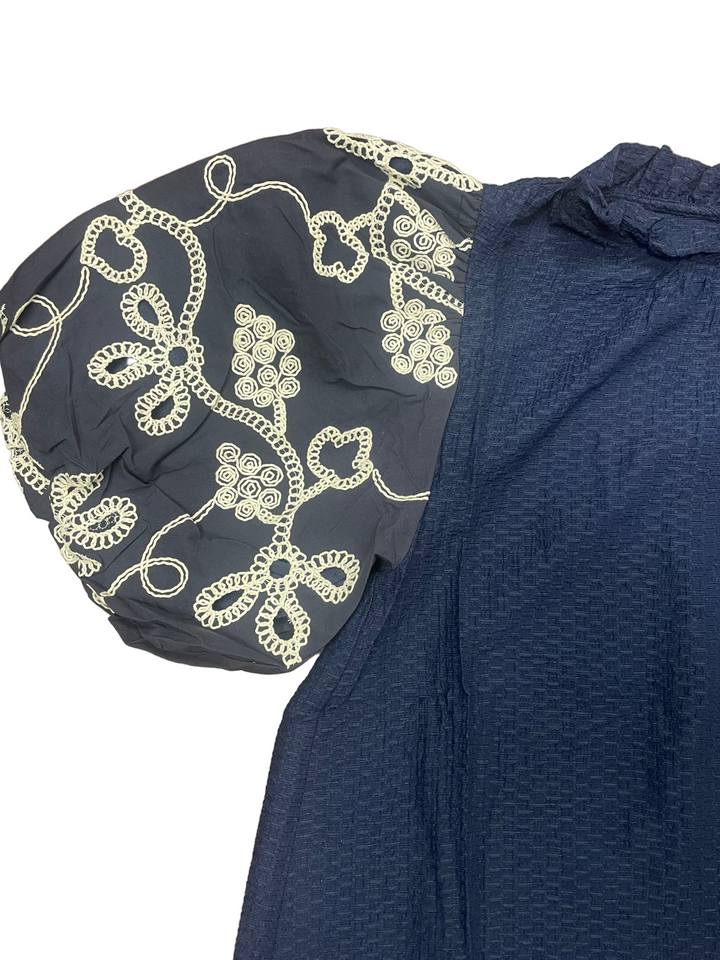 Embroidered Puff Sleeve Texture Top