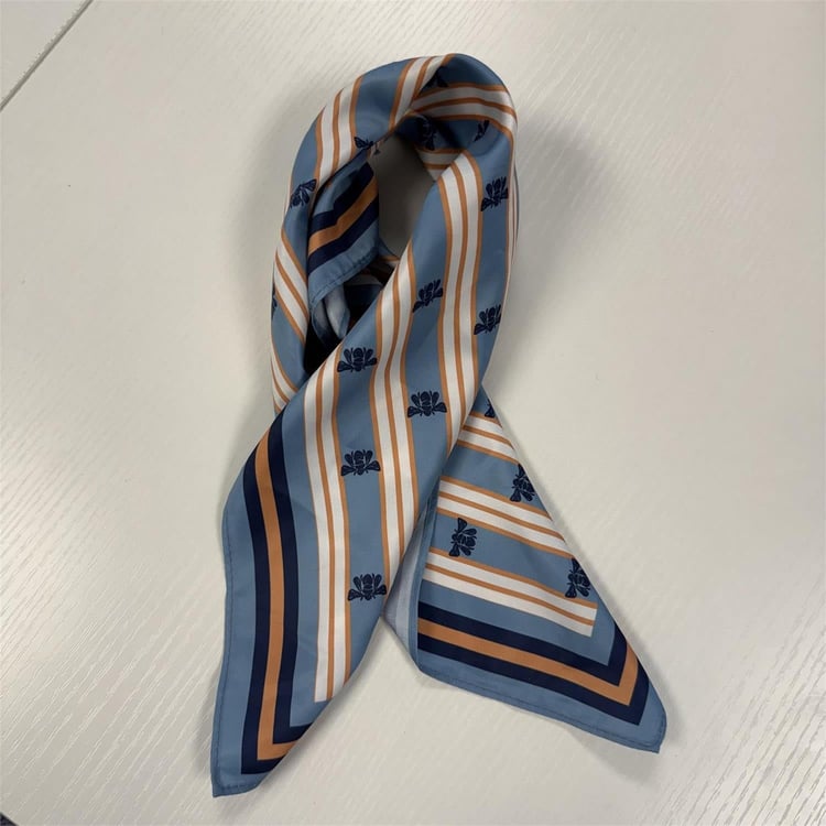 Drew Queen's Keep Scarf